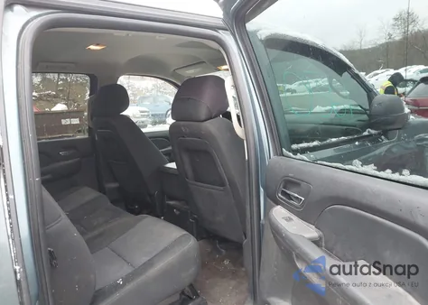 2010 Chevrolet Avalanche 1500 Ls from USA, damaged, VIN 3GNVKEE05AG238968